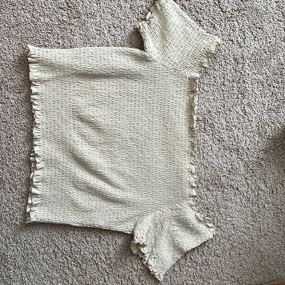 H&M Size: XXL never worn, super stretch, crop top off shoulder